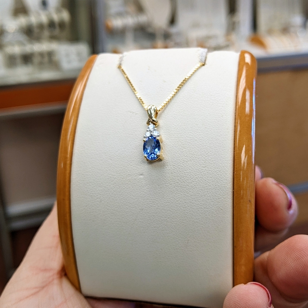 14k Tanzanite and diamond pendant - Picture 6 of 11